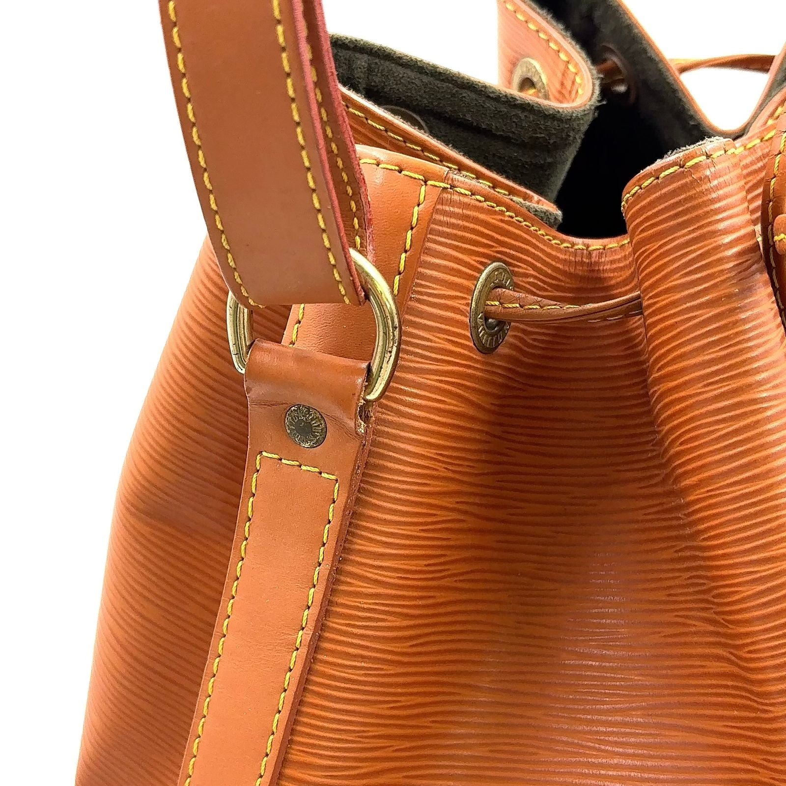 Louis Vuitton Noe Epi Cipango Gold Leather Light Brown Shoulder Bag — view 6