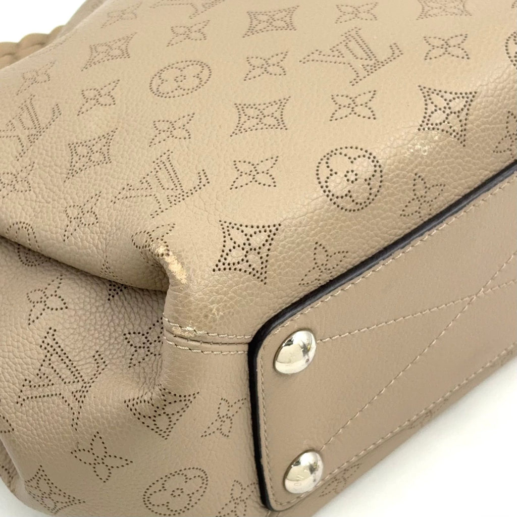 Louis Vuitton Babylon Chain BB Mahina Calfskin Beige Handbag Silver — view 8