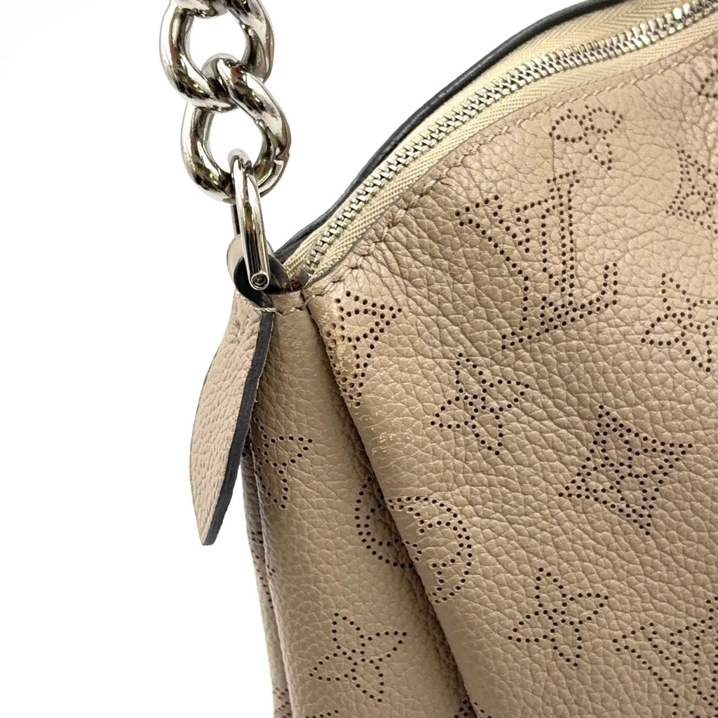 Louis Vuitton Babylon Chain BB Mahina Calfskin Beige Handbag Silver — view 7