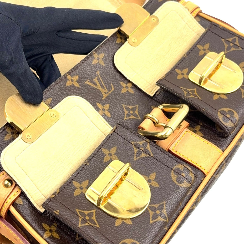 Louis Vuitton Hudson PM Monogram Leather Brown Light Shoulder Bag Gold — view 8