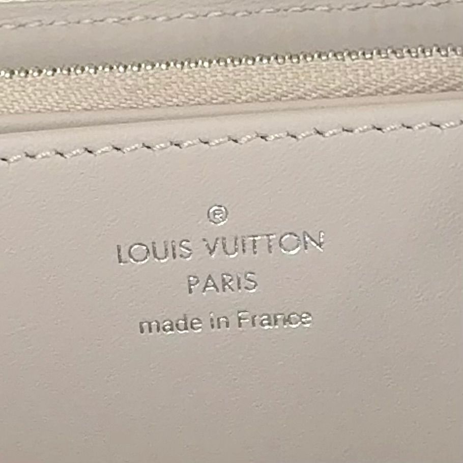 Louis Vuitton Monogram Mahina Zip Around Leather White Wallet Silver — view 4