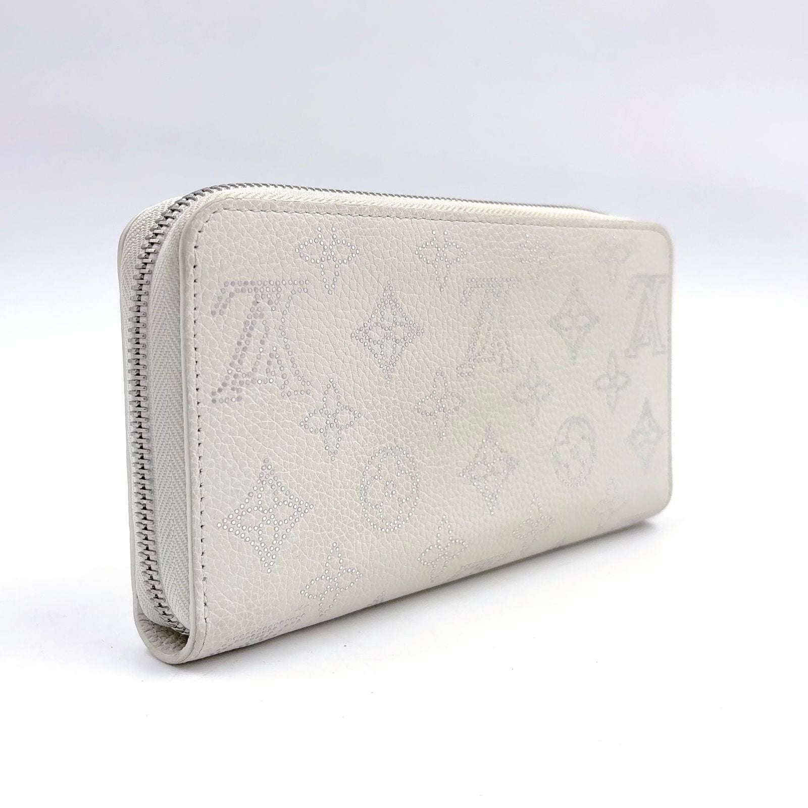 Louis Vuitton Monogram Mahina Zip Around Leather White Wallet Silver — view 2