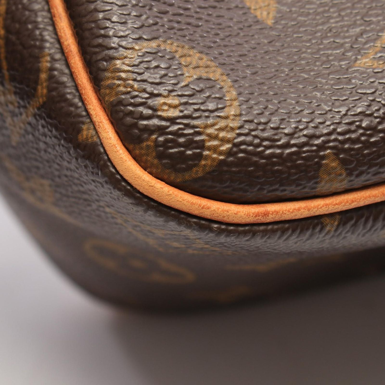 Louis Vuitton Shoulder Bag Cite MM Monogram Leather — view 7