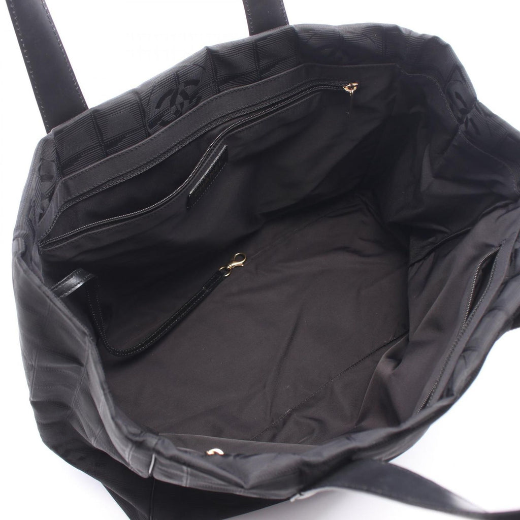 Chanel Tote Bag New Travel Line MM Black Leather MM — view 3