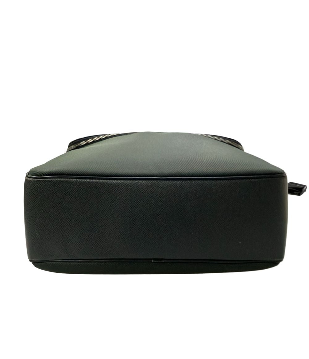 Louis Vuitton Shoulder Bag Crossbody Leather Taiga — view 4