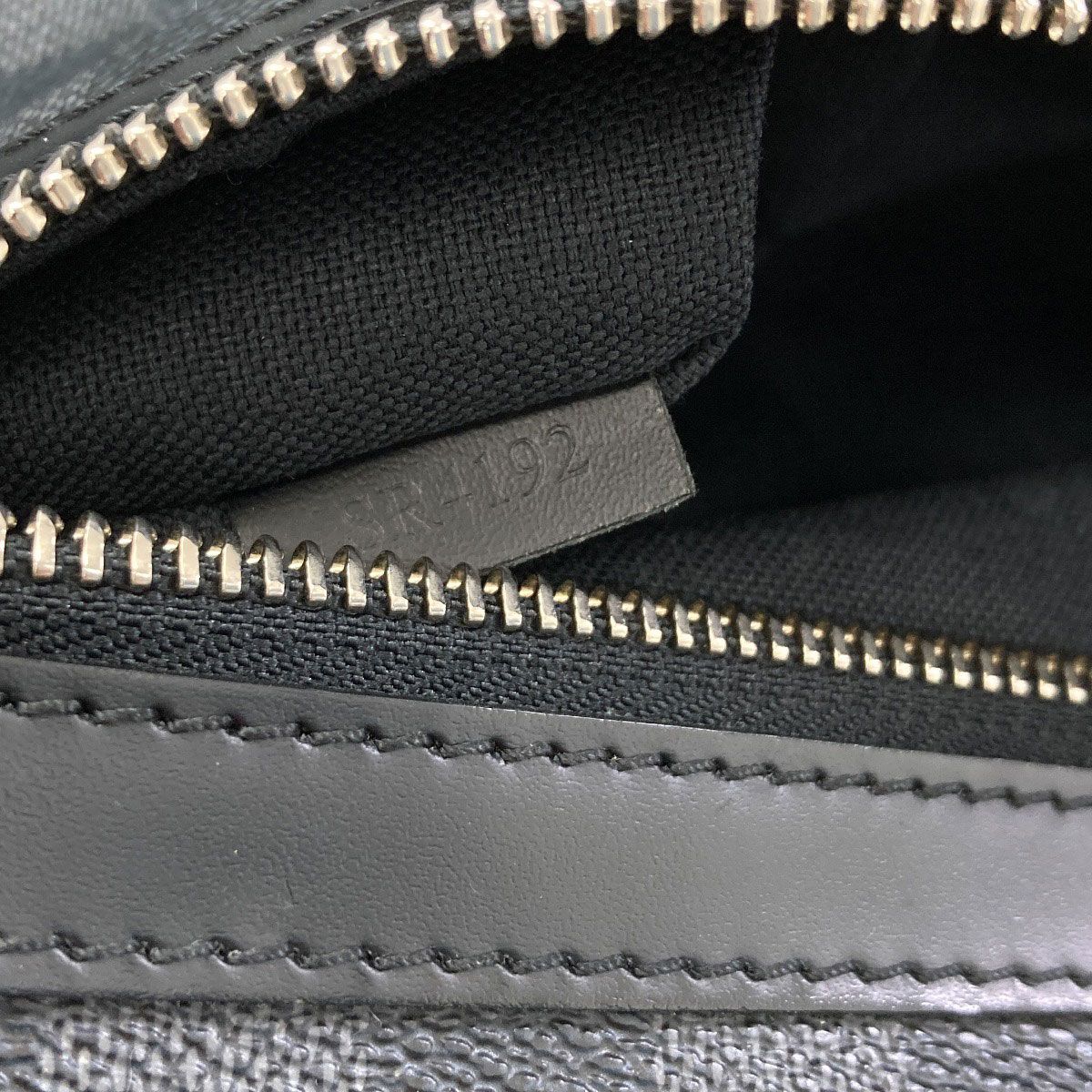 Louis Vuitton Mick MM Shoulder Bag Damier Canvas — view 7