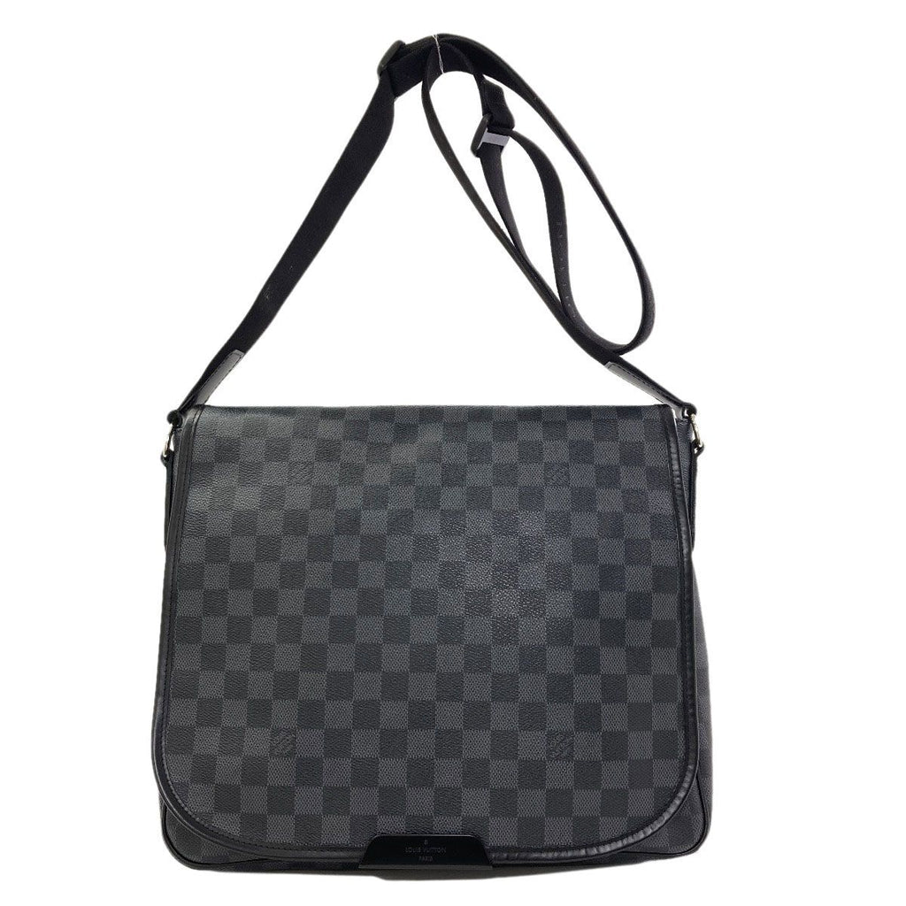 Louis Vuitton Daniel MM Shoulder Bag Damier Canvas