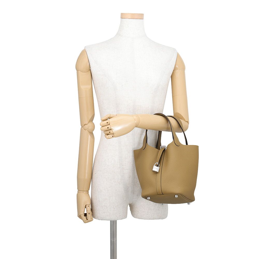 Hermes Handbag Picotin Lock PM Dune Silver Taurillon Clemence — view 4