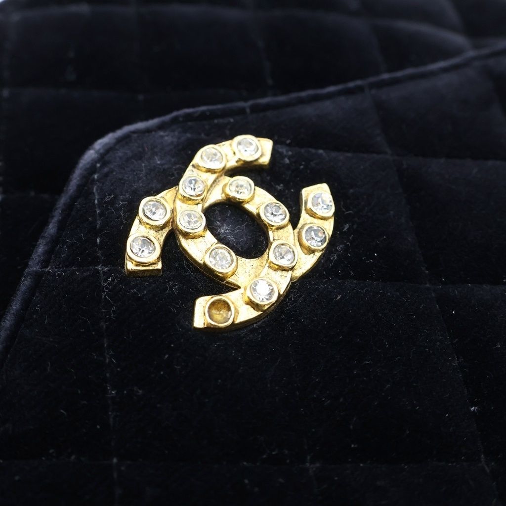 Chanel Quilted 20 S Flap S Chain Shoulder Bag Black Velour Gold — view 6