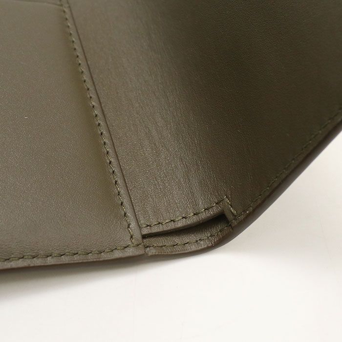 Loewe Vertical Wallet Small Pebble Trifold Grain Calfskin — view 6