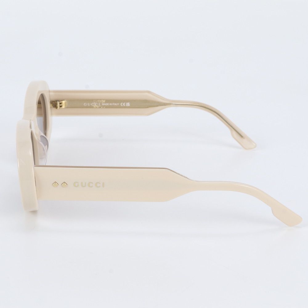 Gucci Oval Shape Sunglasses Eyewear — view 4
