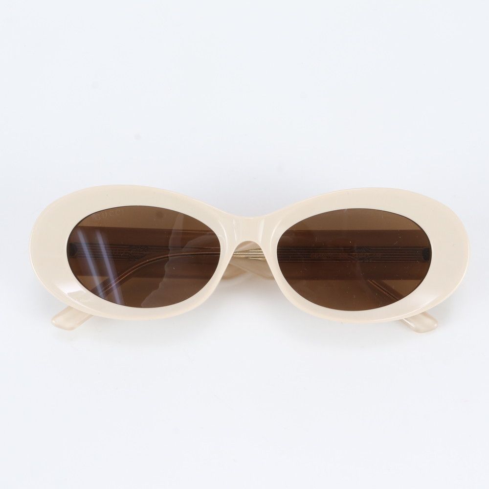 Gucci Oval Shape Sunglasses Eyewear — view 2