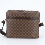 Louis Vuitton Damier Dorsoduro Leather Shoulder Bag Crossbody Messenger Business — view 3