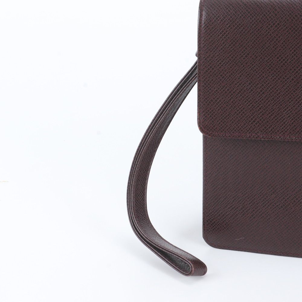 Louis Vuitton Taiga Selenga Leather Clutch Pouch Business — view 2