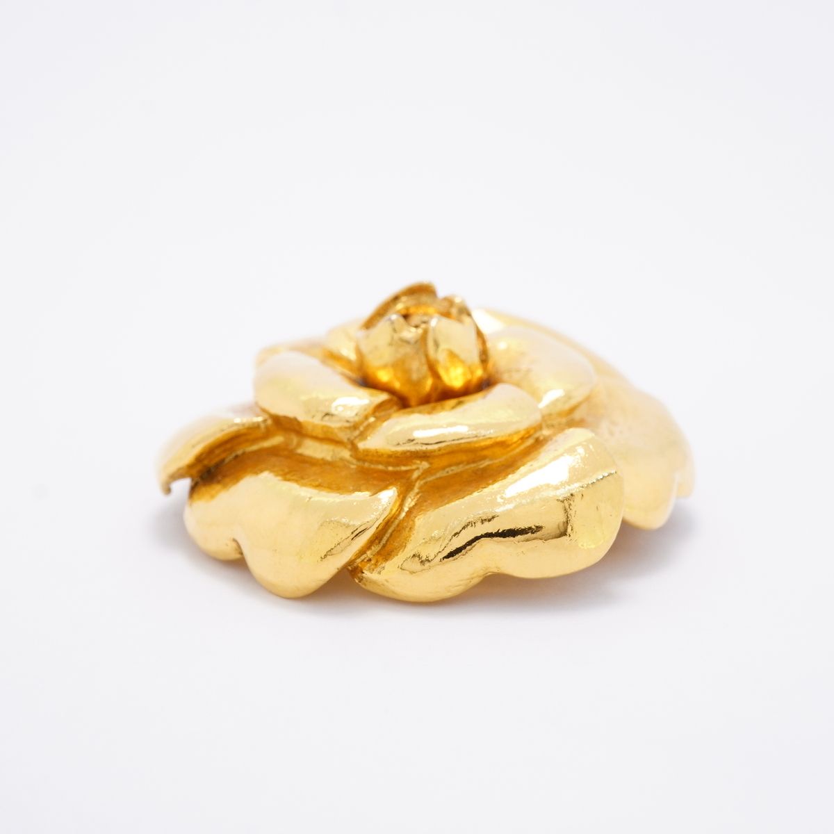 Chanel Brooch Vintage Camellia Gold Plated — view 3