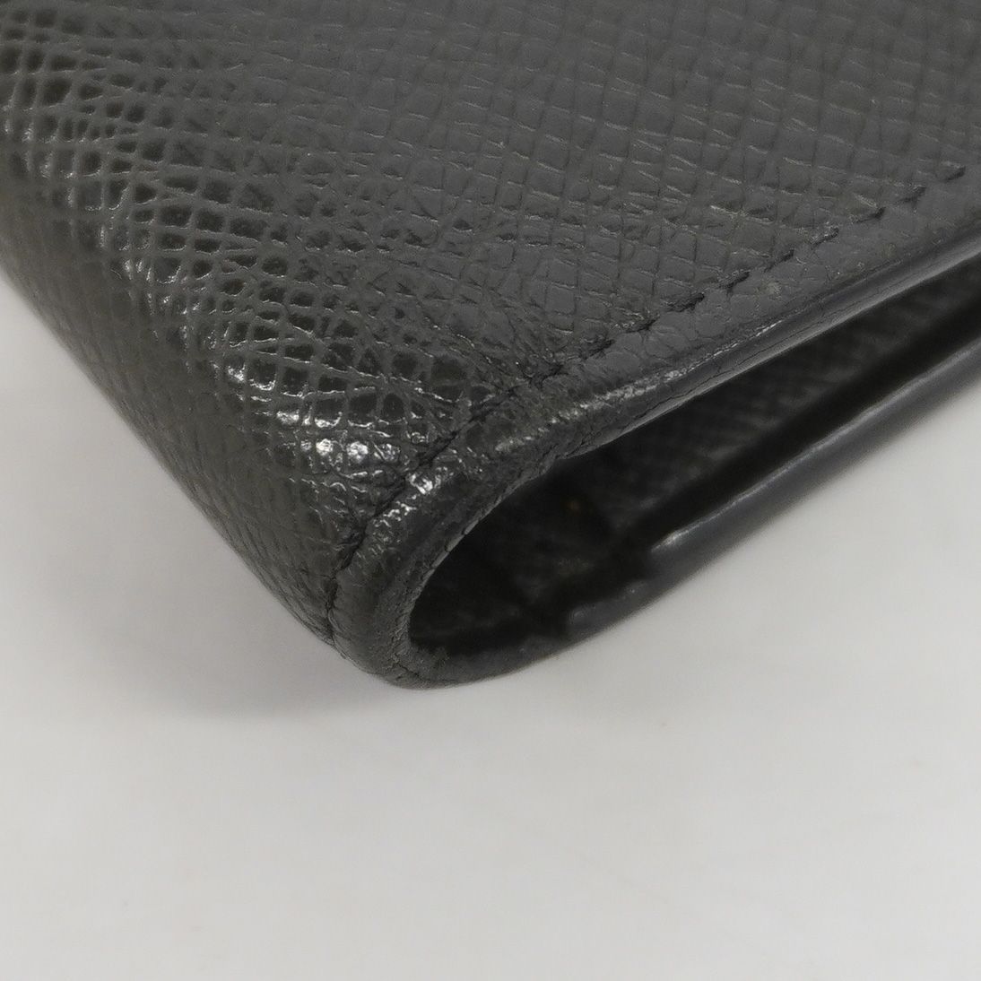Louis Vuitton Wallet Taiga Portefeuille Brazza Noir — view 6