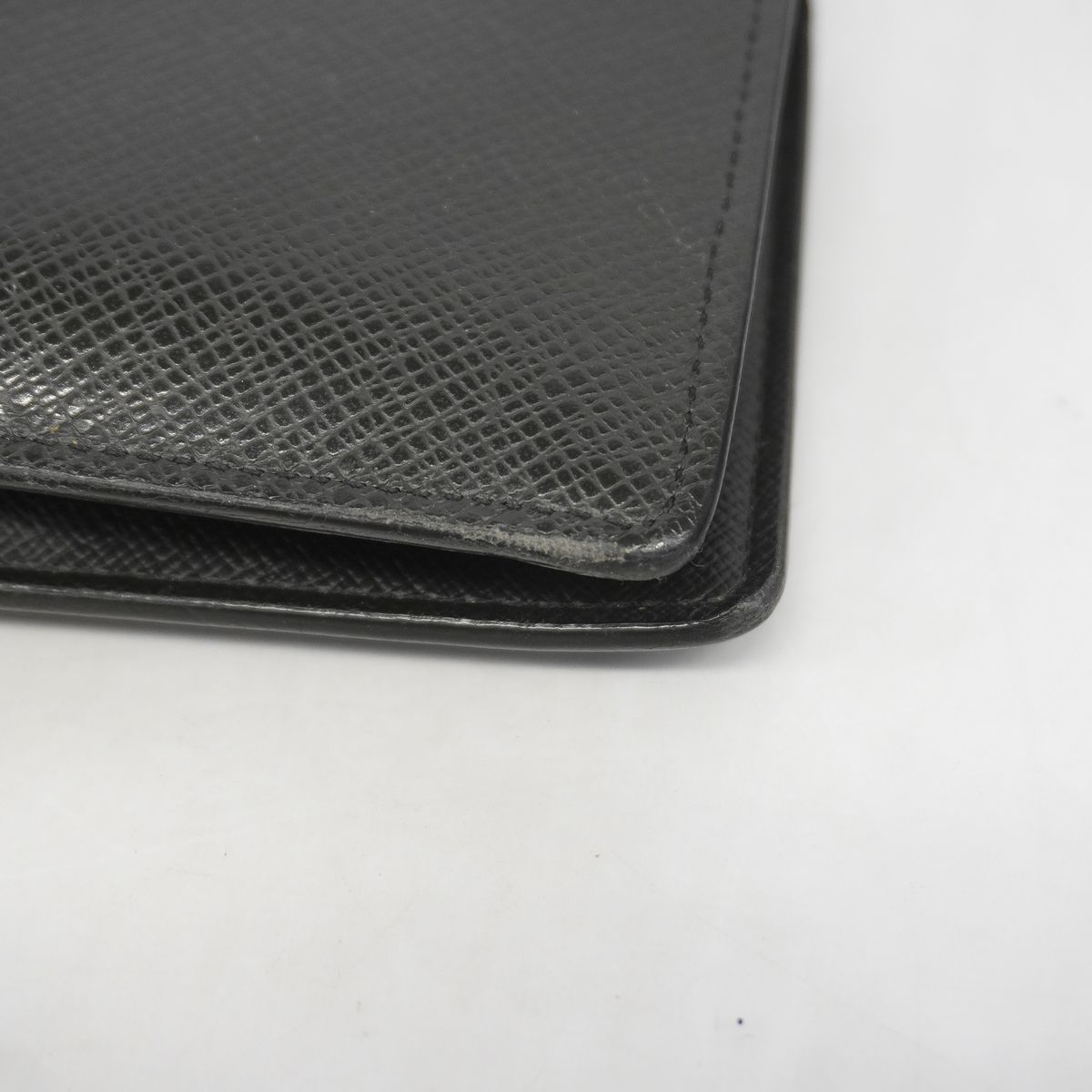 Louis Vuitton Wallet Taiga Portefeuille Brazza Noir — view 5