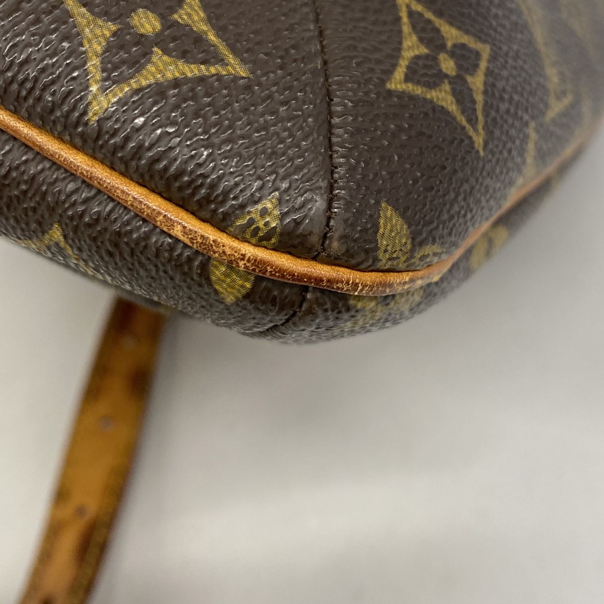 Louis Vuitton Shoulder Bag Monogram Musette Brown — view 7