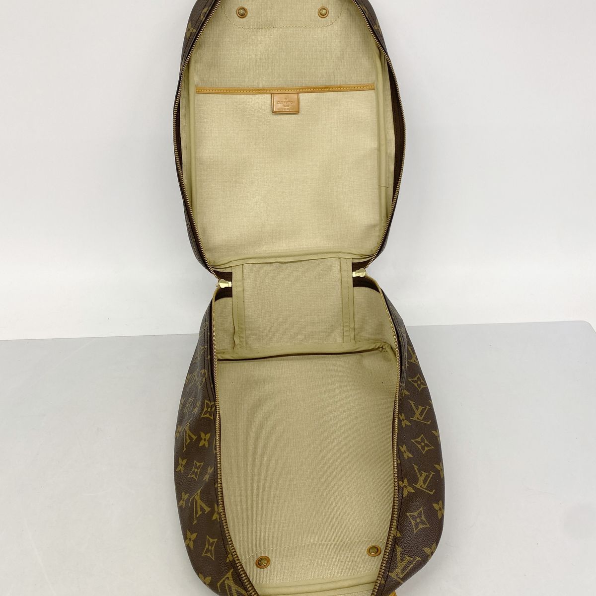 Louis Vuitton Handbag Monogram Excursion Brown — view 4