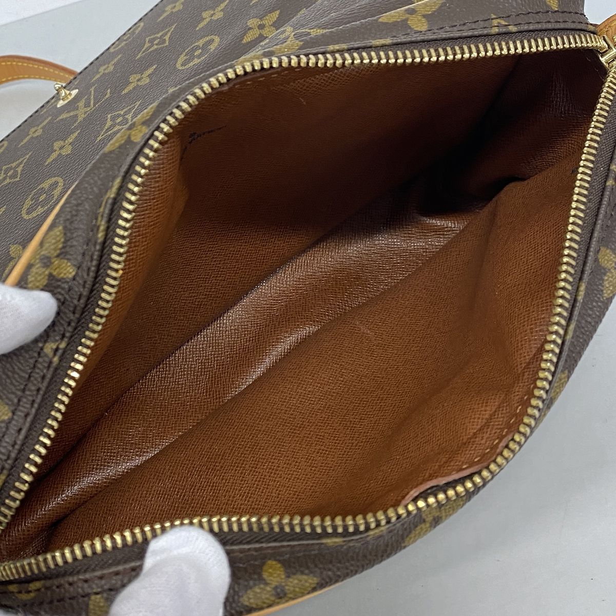 Louis Vuitton Shoulder Bag Monogram Saint Germain 24 Brown — view 4