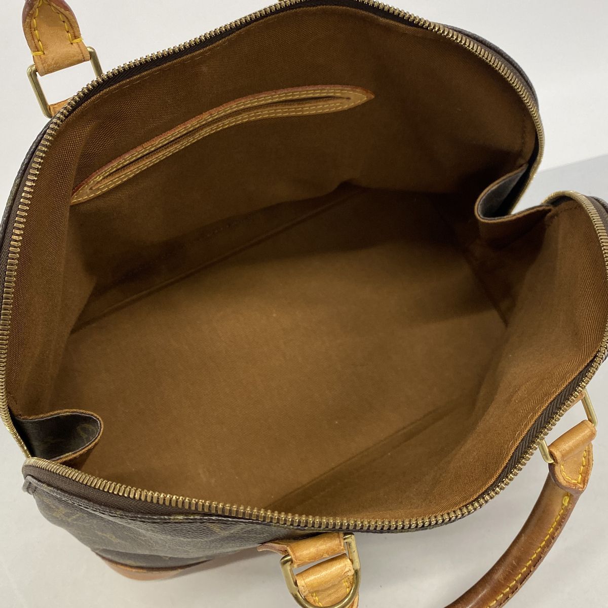 Louis Vuitton Handbag Monogram Alma Brown — view 4