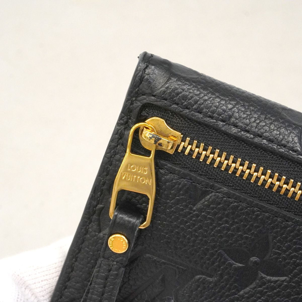 Louis Vuitton Coin Purse Monogram Empreinte Pochette Cles Noir — view 8