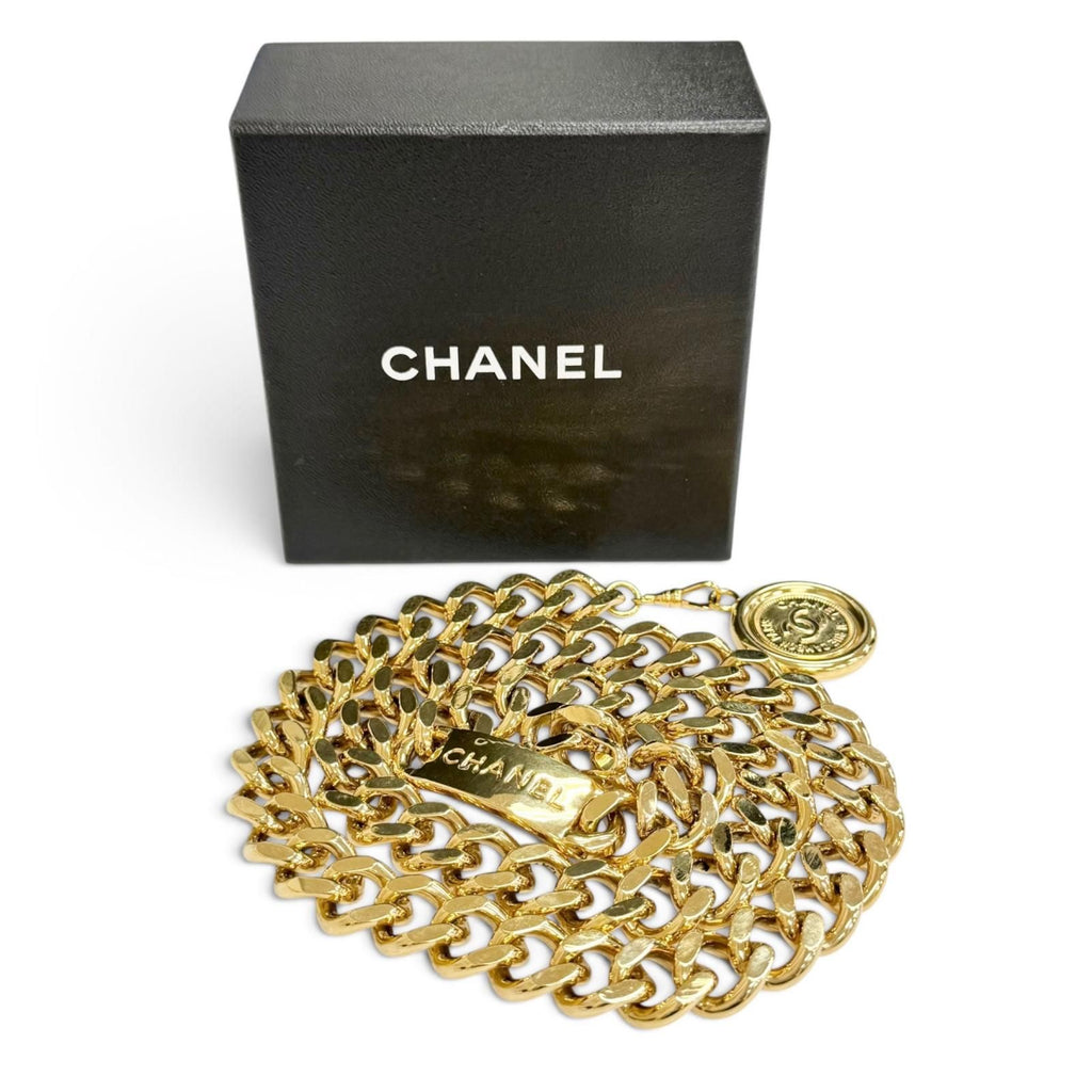 Chanel Vintage CC Logo Coin Motif Plate Chain Belt Gold — view 2