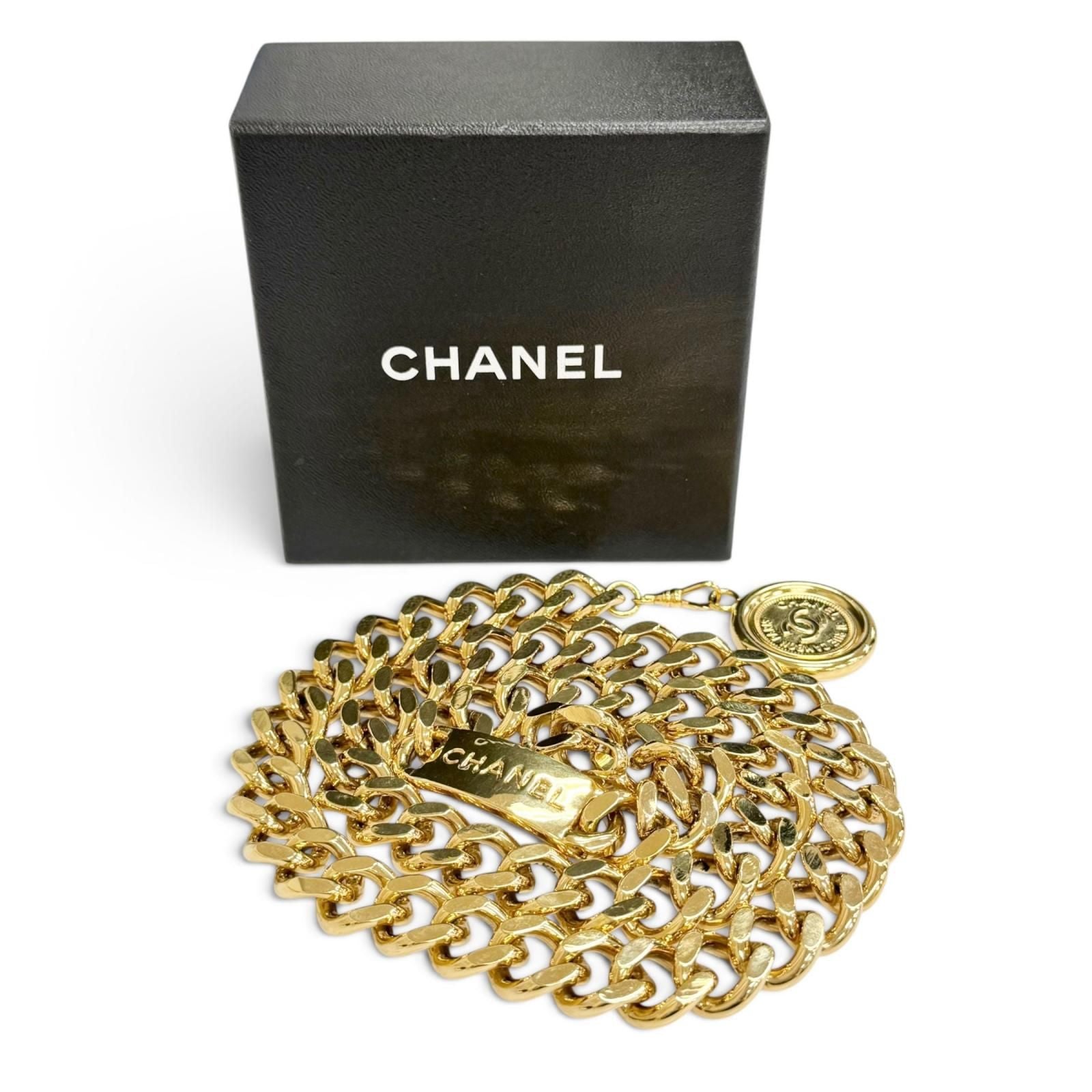 Chanel Vintage CC Logo Coin Motif Plate Chain Belt Gold — view 2