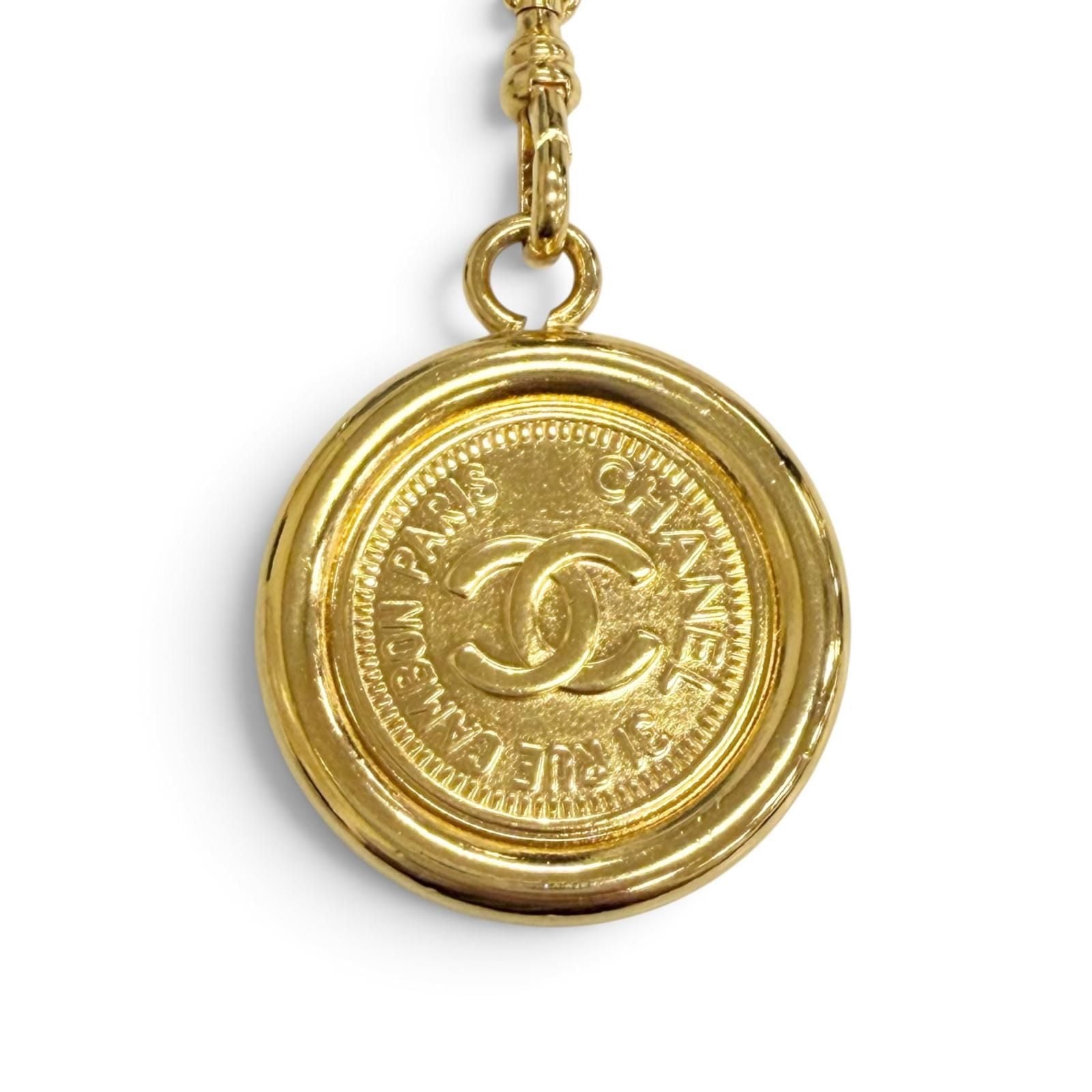 Chanel Vintage CC Logo Coin Motif Plate Chain Belt Gold — view 5