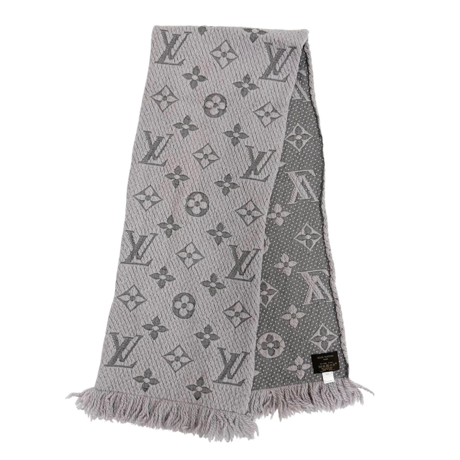 Louis Vuitton Logomania Scarf Wool Silk Gray Perlee — view 3