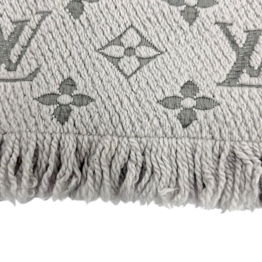 Louis Vuitton Logomania Scarf Wool Silk Gray Perlee — view 5