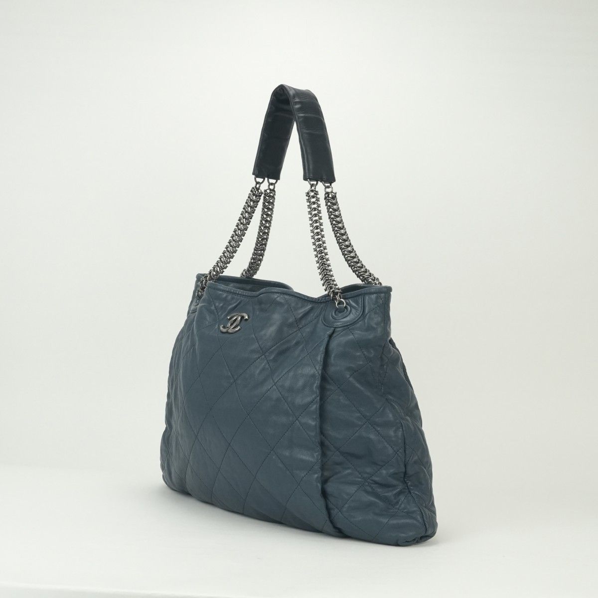 Chanel Quilted Tote Lambskin Navy Blue Gunmetallic CC Logo Chain Shoulder Bag — view 2