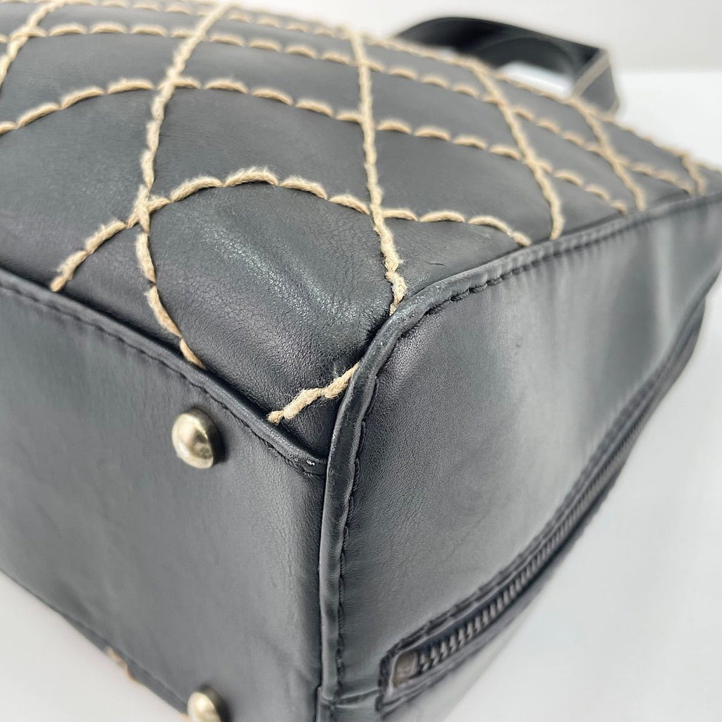 Chanel Handbag Black — view 6