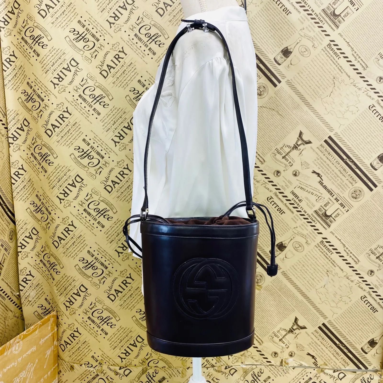 Gucci Bucket Shape Shoulder Bag Interlocking G Logo Vintage Patent Brown — view 4