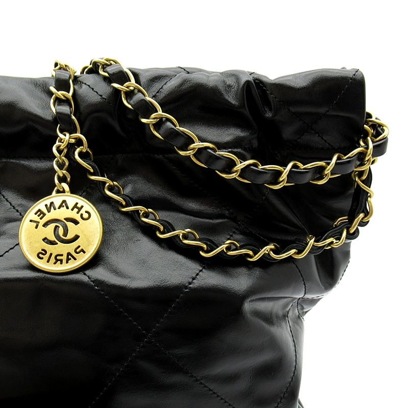 Chanel 22 Small Handbag Calfskin Black — view 2
