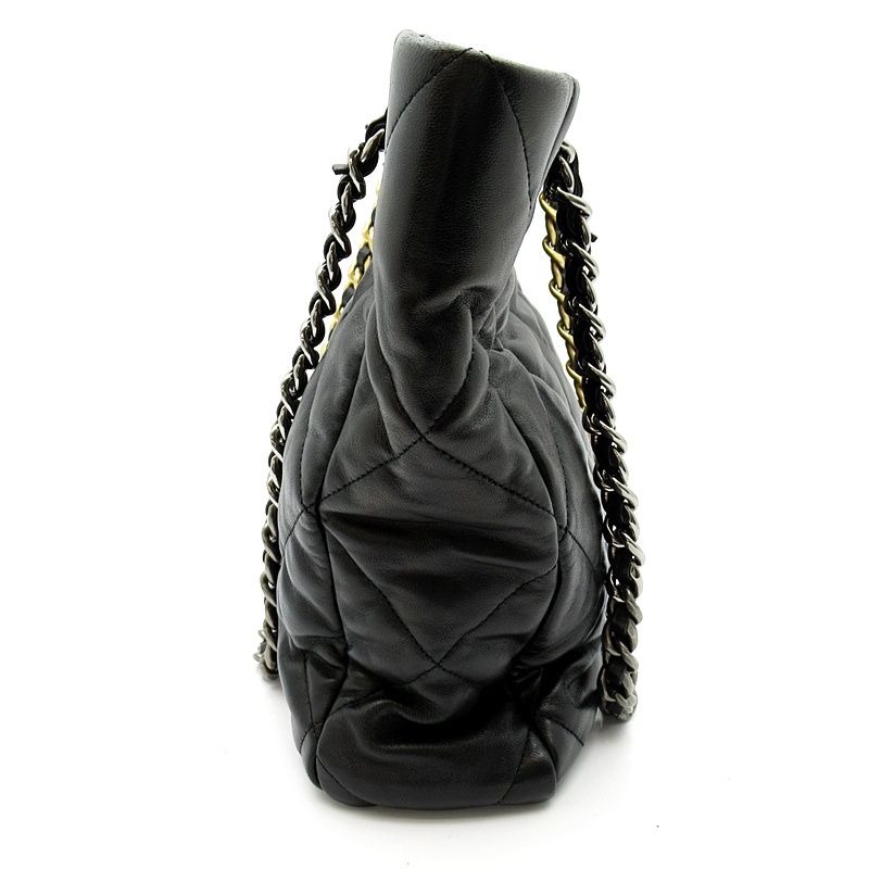 Chanel 19 Dixneuf Chain Tote Lambskin Shoulder Bag Black — view 3