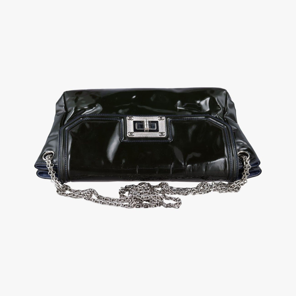Chanel Chain Flap Bag Green Patent — view 8