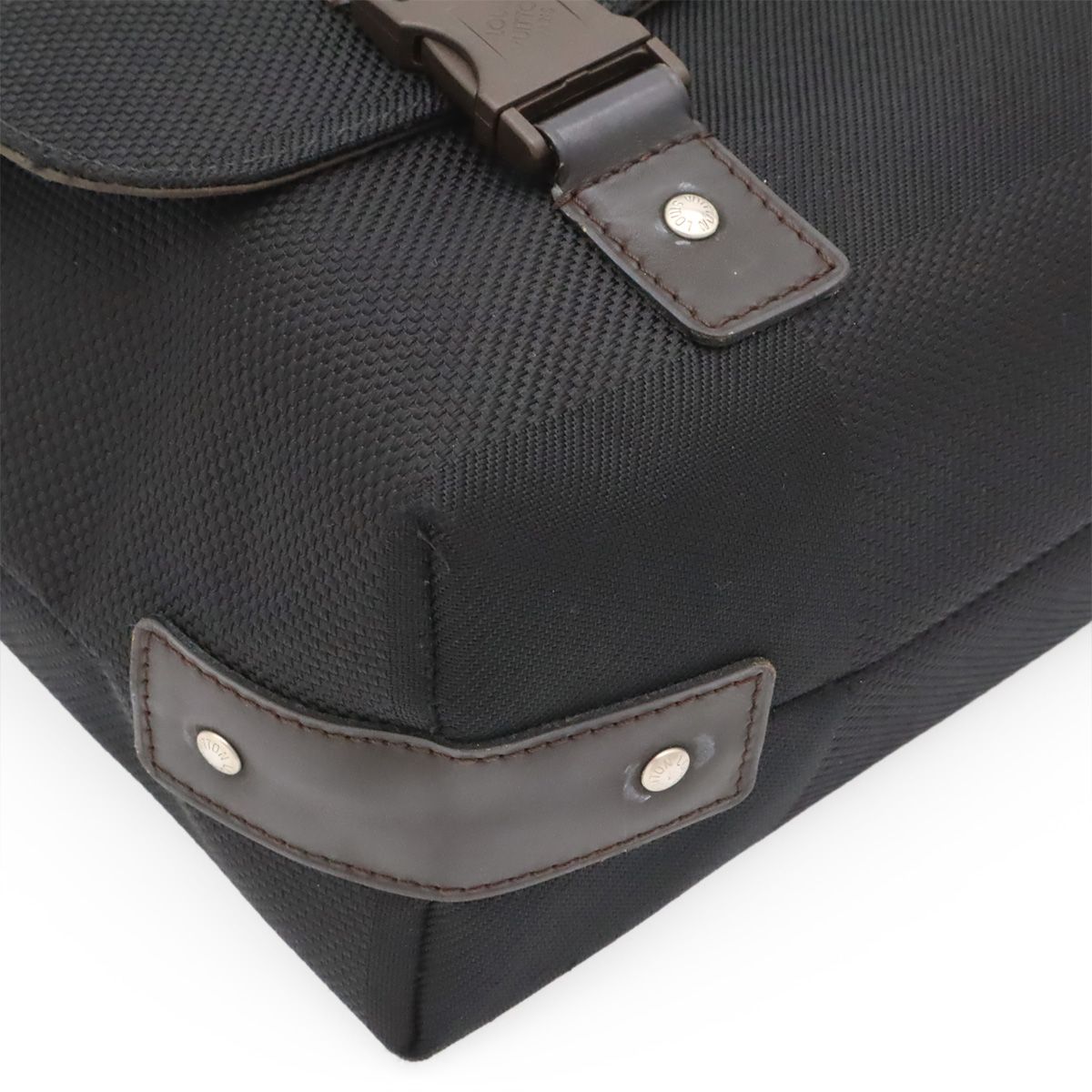 Louis Vuitton Damier Geant Lou Messenger Bag Crossbody Canvas Noir Black — view 3