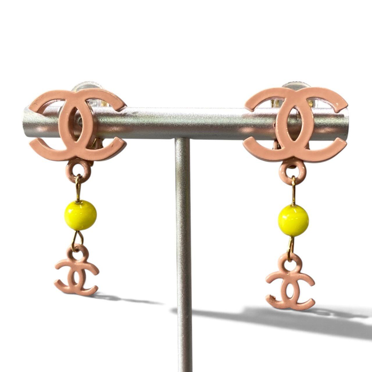 Chanel Cruise CC Logo Earrings Beige Pink — view 2