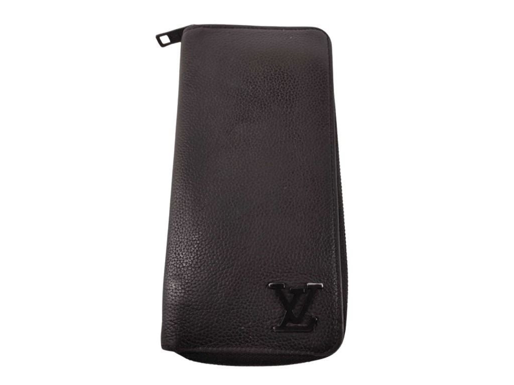 Louis Vuitton Wallet Aerogram Zippy Vertical Black Leather Zip Around Silver