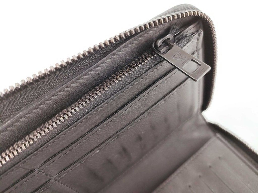 Louis Vuitton Wallet Aerogram Zippy Vertical Black Leather Zip Around Silver — view 8
