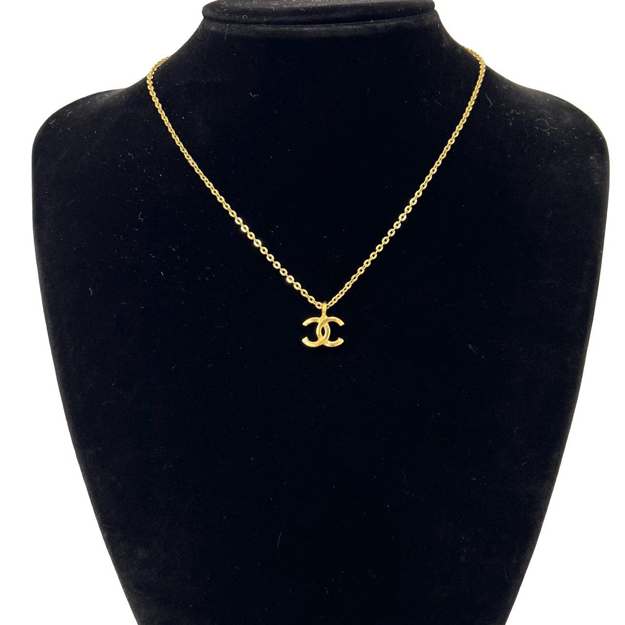 Chanel Comment Available Vintage CC Logo Motif Pendant Gold — view 2
