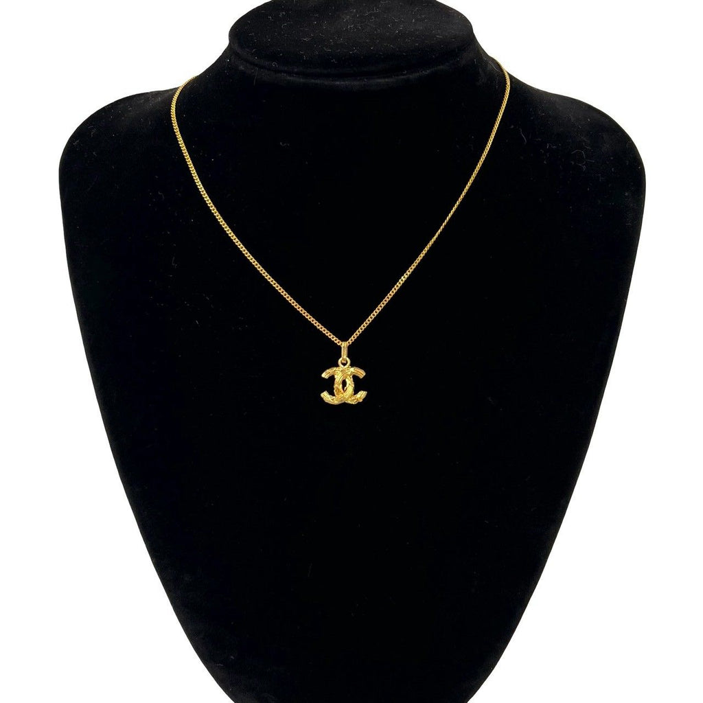 Chanel Comment Available Vintage CC Logo Motif Pendant Gold — view 2