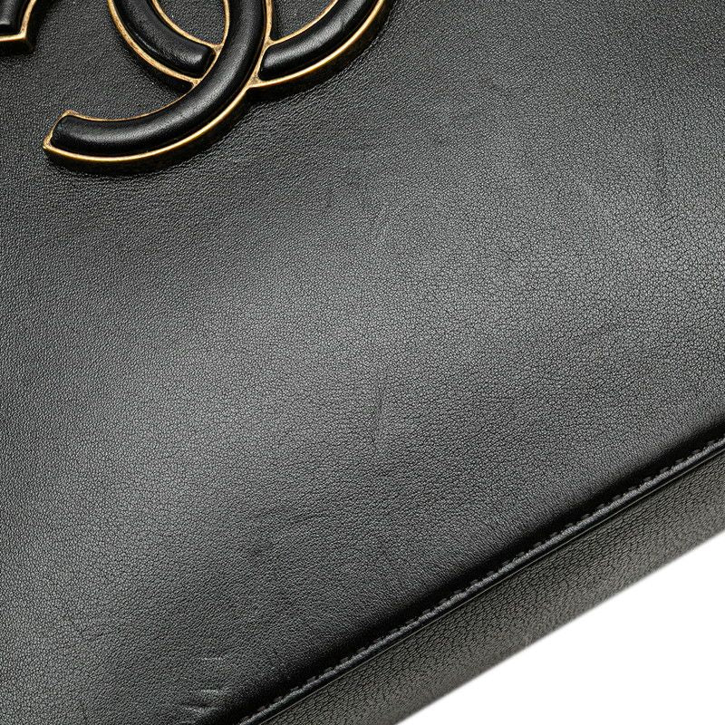 Chanel CC Logo 2-Way Shoulder Bag Black Calfskin — view 4