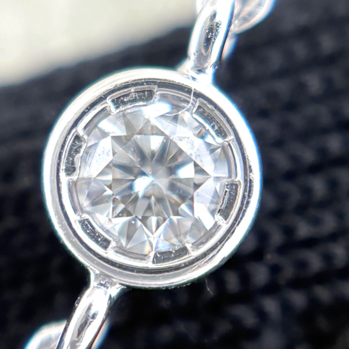 Louis Vuitton Sunblossom Pendant Pink Pearl Diamond Necklace — view 2