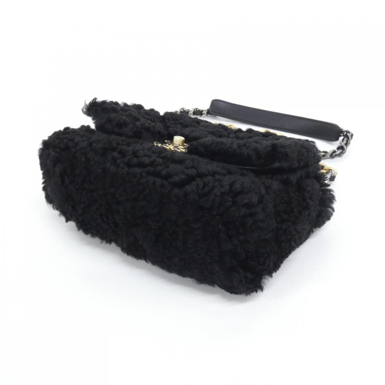 Chanel 19 Line Shoulder Bag — view 3