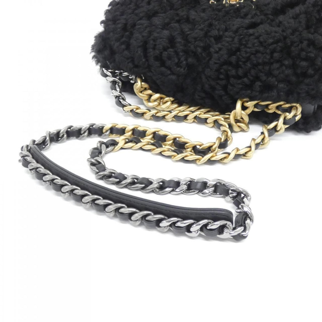 Chanel 19 Line Shoulder Bag — view 5