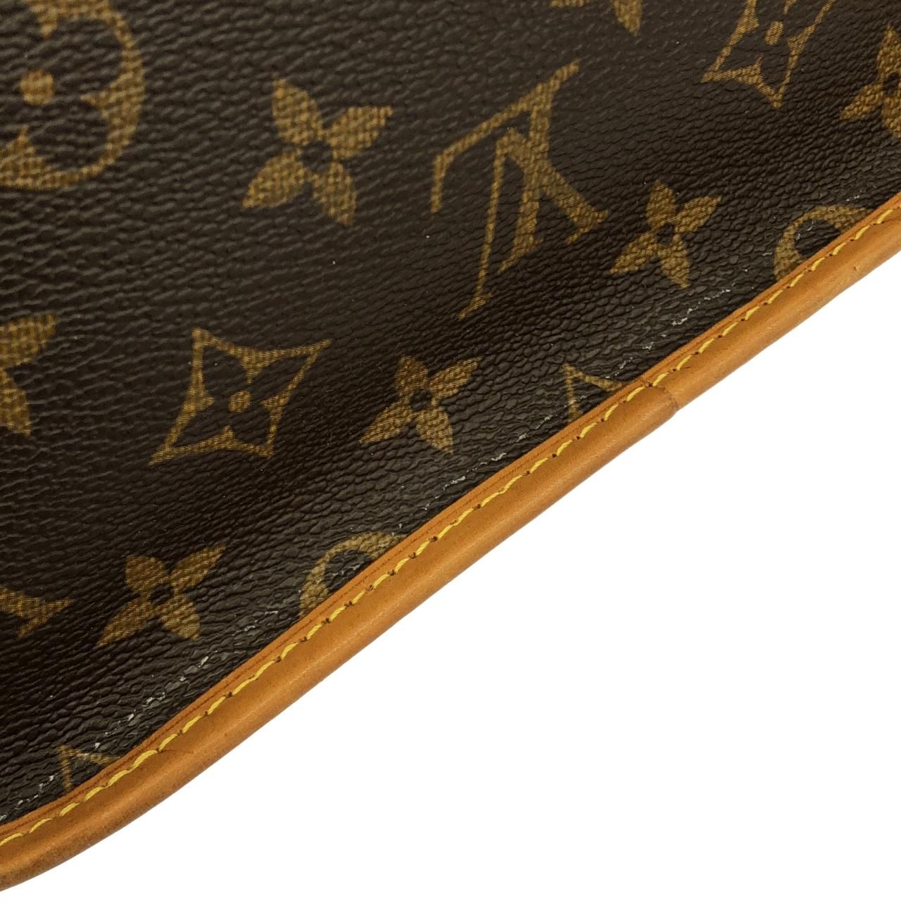 Louis Vuitton Vintage Monogram Messenger Shoulder Bag — view 5