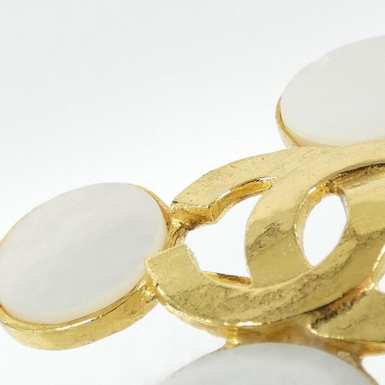 Chanel Vintage Brooch Gold — view 4