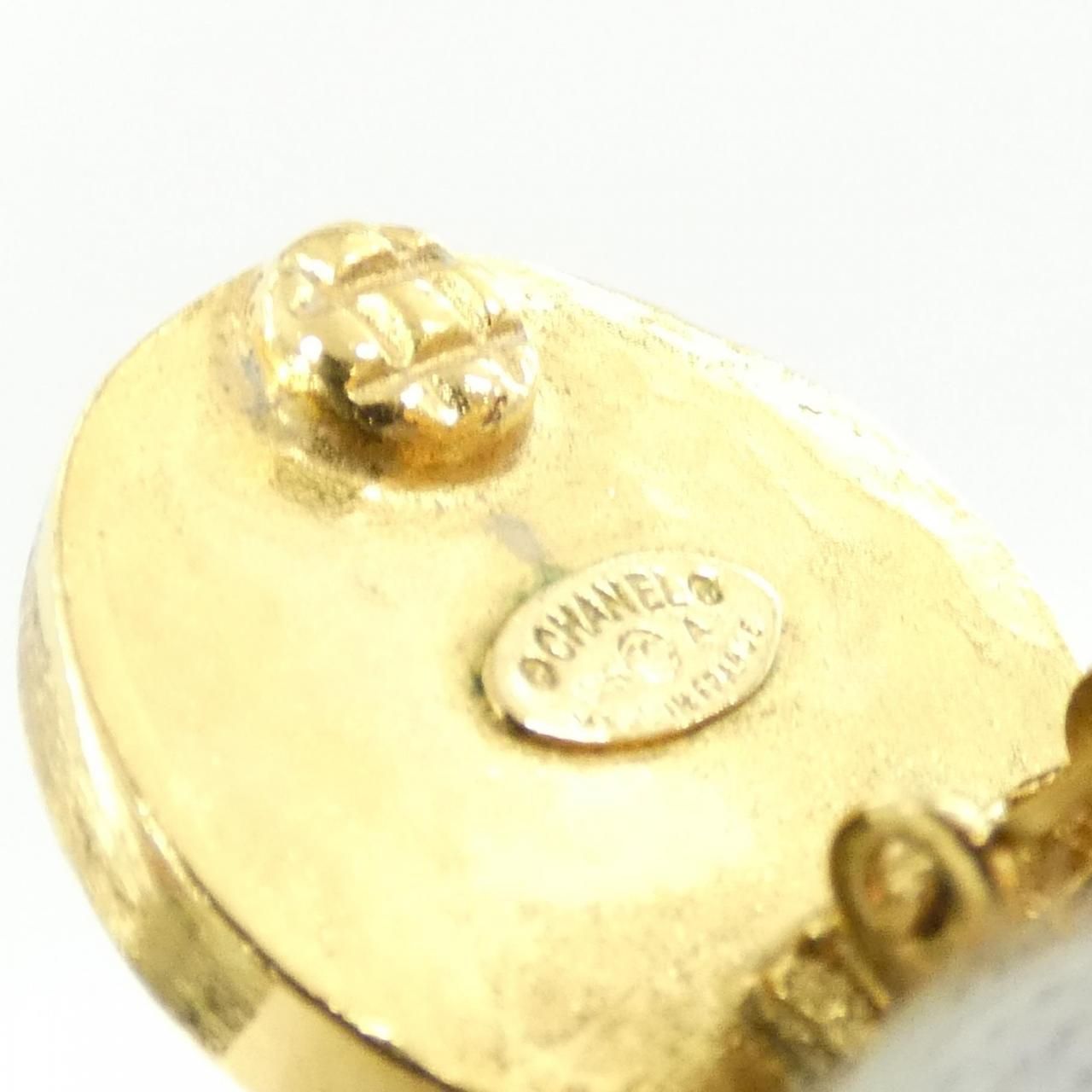 Chanel Vintage Earrings Gold — view 7